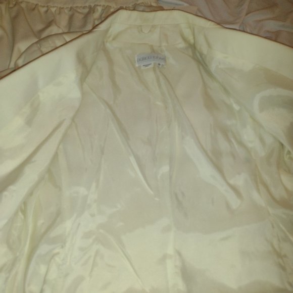 Pretty Suit - Picture 5 of 11